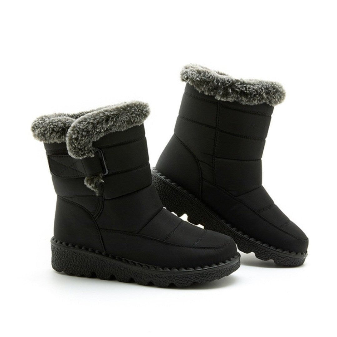 Waterproof heeled winter boots for women